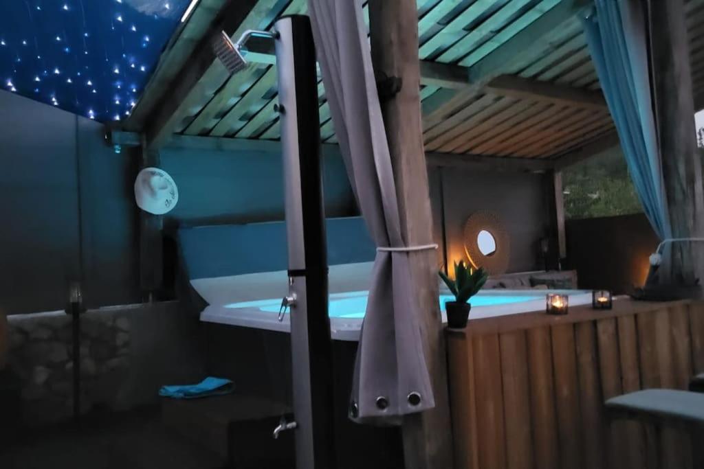 L'Antre Deux Pierres, Romantisme, Jacuzzi Exterieur, Plateau Dinatoire Bouyon ภายนอก รูปภาพ